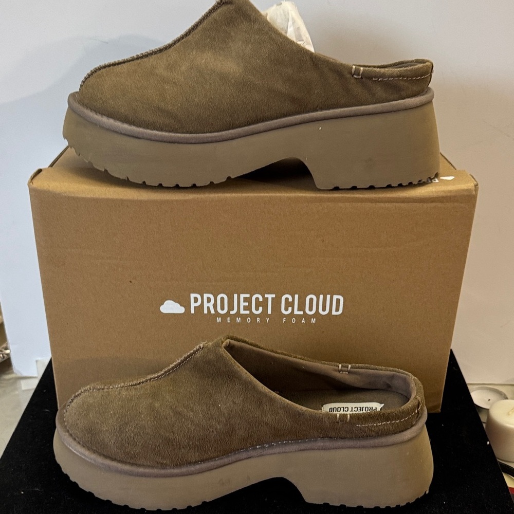 Project Cloud Brown Slip-On Clogs size 9 memory foam